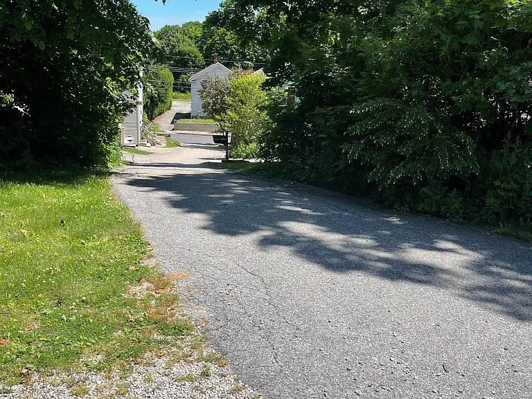 8 Wells Ave — Photo 7
