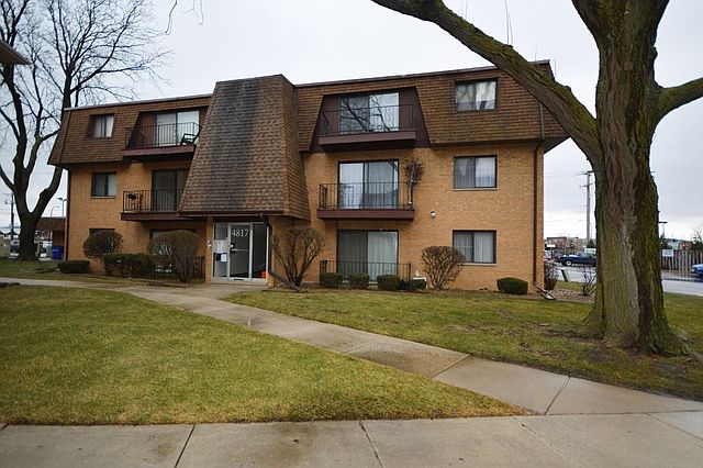 1st image of 4817 W 109th St APT 104