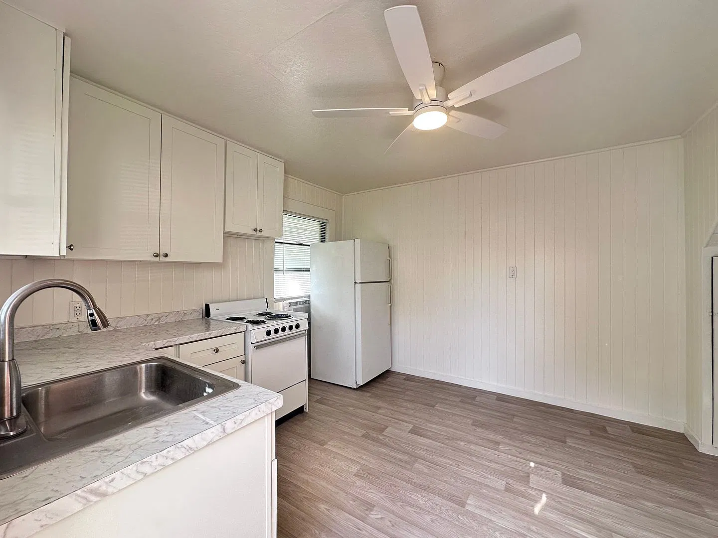 One Bedroom with All Utilities Included — Photo 4