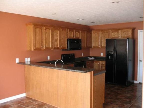 Kitchen with all appliances
