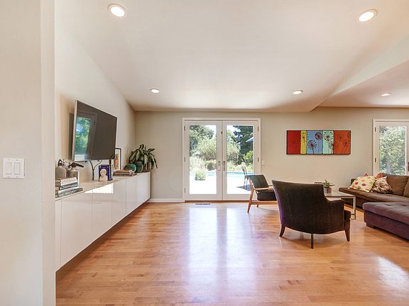 5th image of 19203 Mimosa Ln