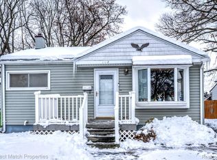 102 E Cornell Ave, Pontiac, MI 48340