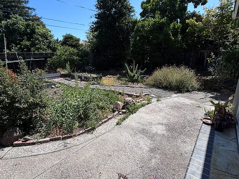 1337 Bedford St — Photo 41