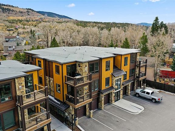 2nd image of 1070 Blue River Pkwy #204