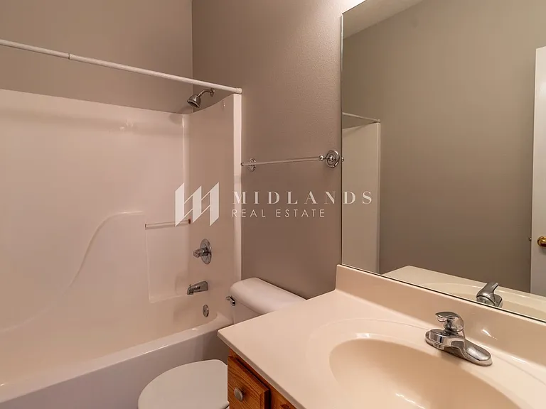 1007 Woodview Dr — Photo 8