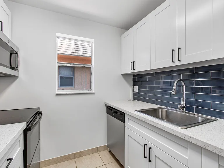 450 SW 2nd Ave #205 — Photo 5