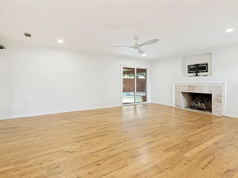 5820 Forest Ln — Photo 5