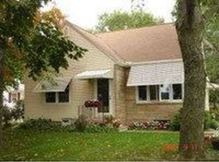 824 Cedar Bend St, Waterloo, IA 50703