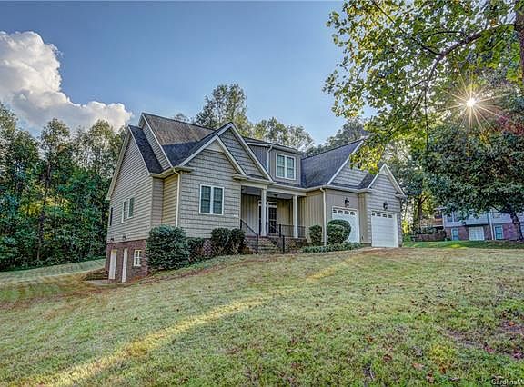 2nd image of 136 Blaythorne Ln
