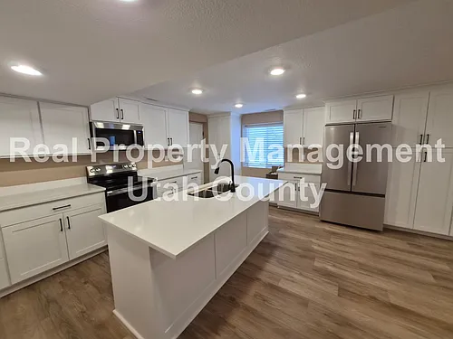 1624 S 210 W Photo 1