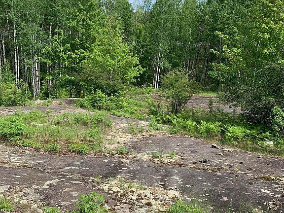 3rd image of 2195 County Road 83 E