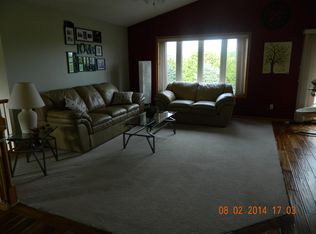 304 10th Ave NW, Dodge Center, MN 55927