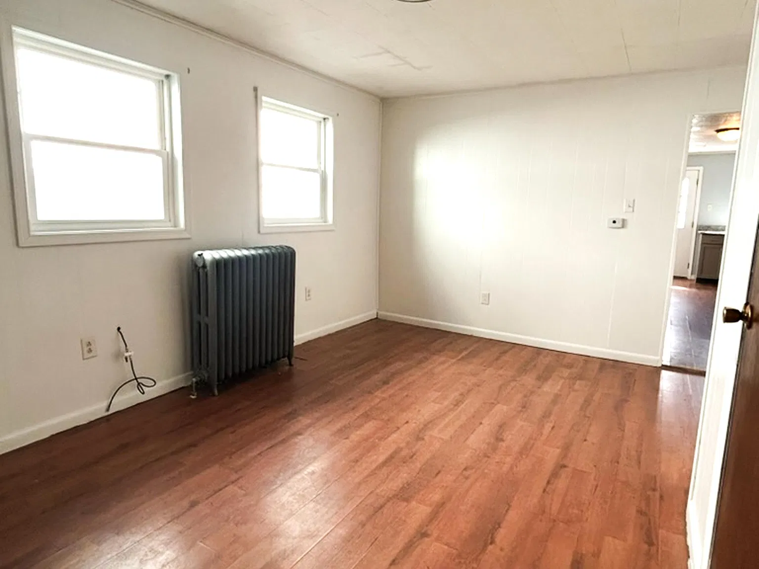 42 S Thomas Ave — Photo 4