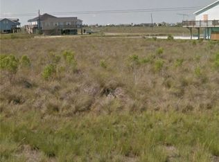 229 W Forest Oak Ln, Rockport, TX 78382