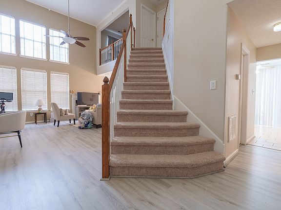 3rd image of 802 Old Mill Ct
