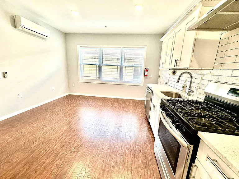 40 Vroom St #3B — Photo 5