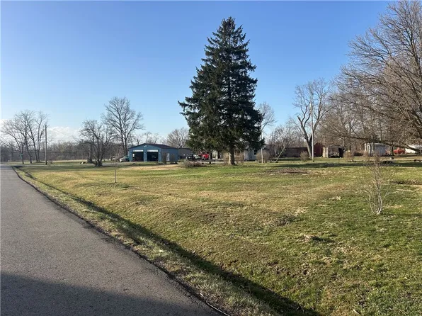 405 Oak St N, Hopwood, PA 15445