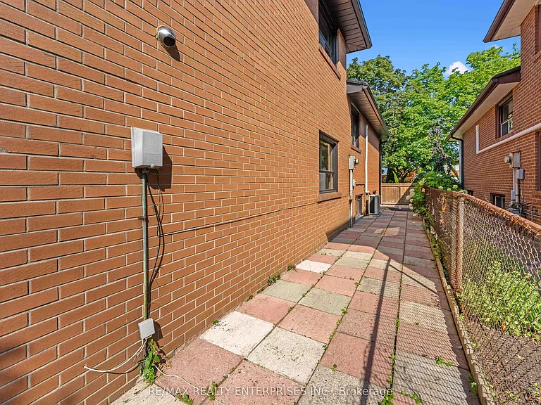 2348 Denise Rd #UPPER — Photo 46