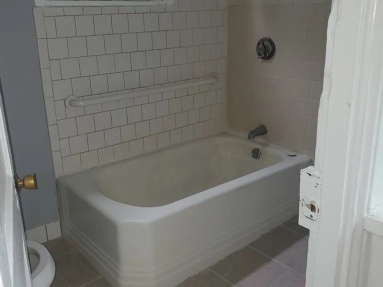 128 Calverley St #1 — Photo 7