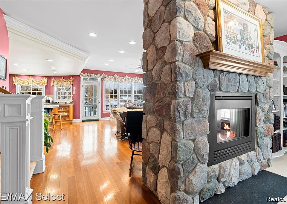 8211 Burleigh Rd, photo 30