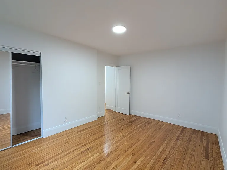 324 Laurier Ave E #MAIN — Photo 15