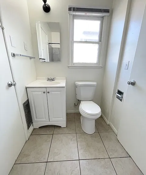 24450 Myers Ave — Photo 11