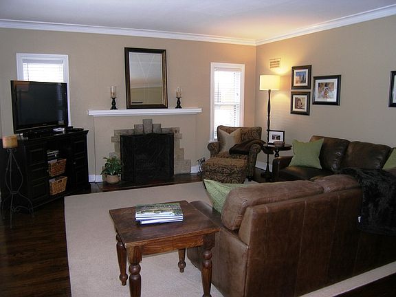 2nd image of 402 S Cottage Hill Ave