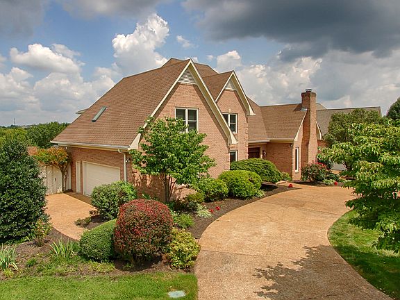 2nd image of 7417 Amberwood Dr