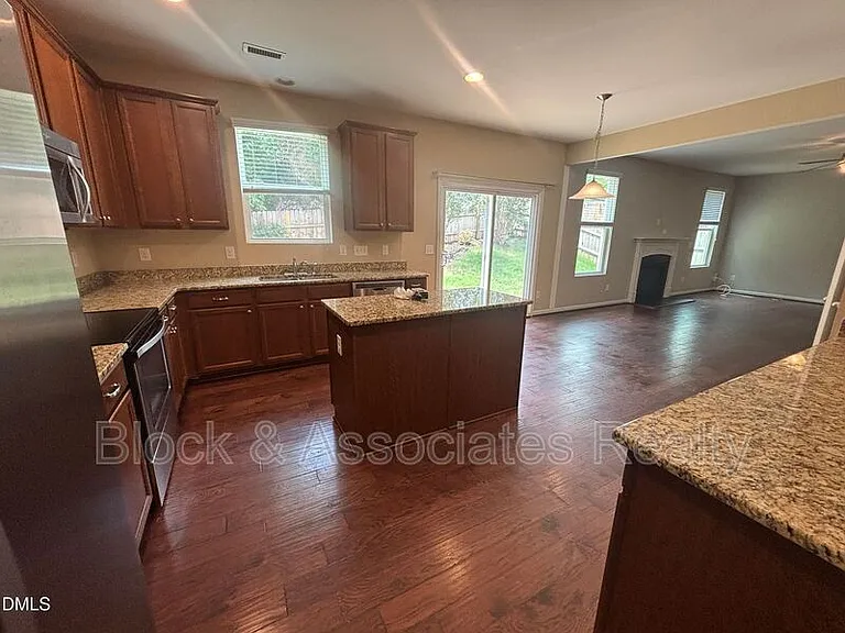 4 White Spruce Ct — Photo 35