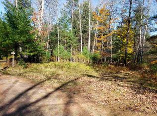 574 N Riverhills Rd, Kingsford, MI 49802