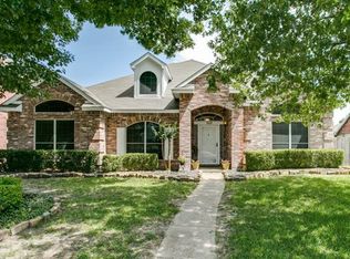 1113 Devonshire Dr, Red Oak, TX 75115