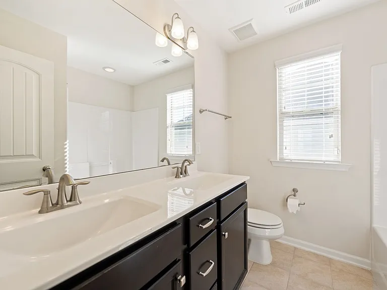 1404 San Antonio Blvd — Photo 12