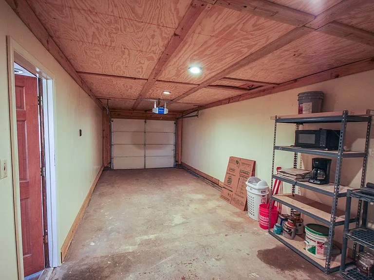 2040 Gerry Dr — Photo 14