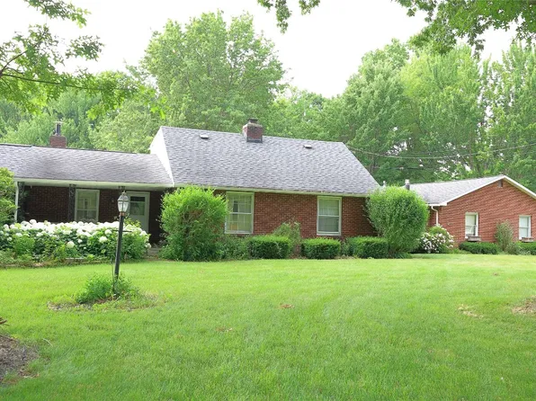 202 Arbuckle Rd, Erie, PA 16509