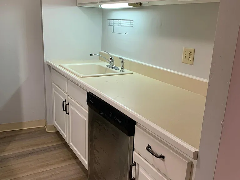 11 Capitol Ave #A — Photo 17