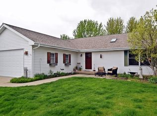 1021 Janet St, Sycamore, IL 60178