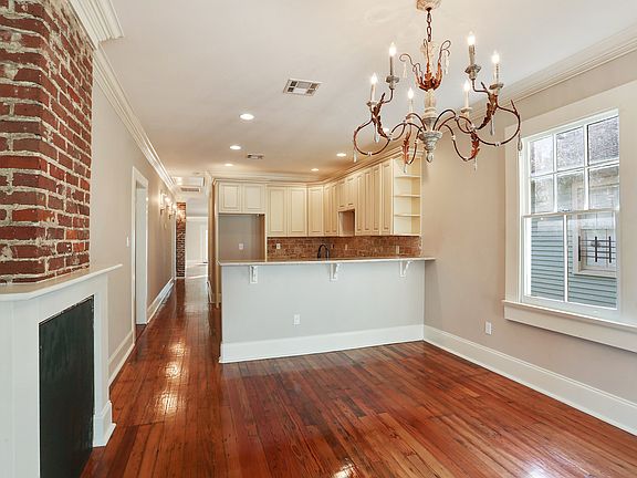 4th image of 5010 Burgundy St