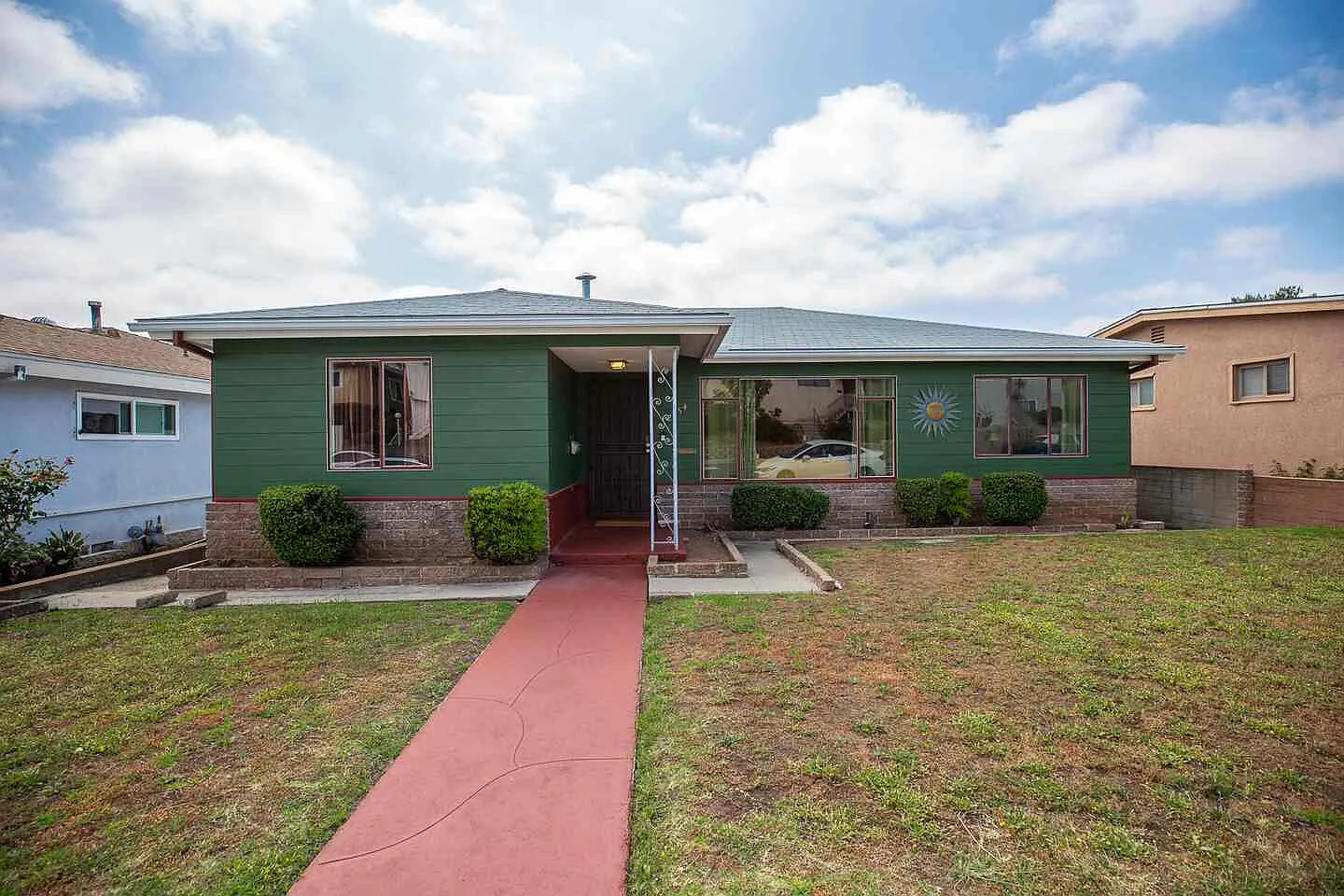 3 bed, 1375 sqft, $3,895 — Photo 1