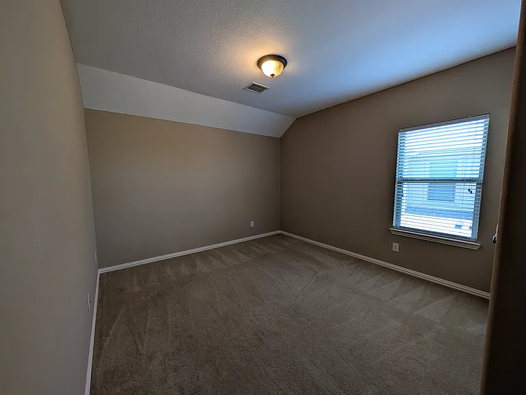 591 Deverson Dr — Photo 23