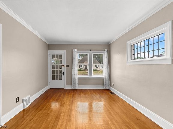 5th image of 14602 Mitchell Ave