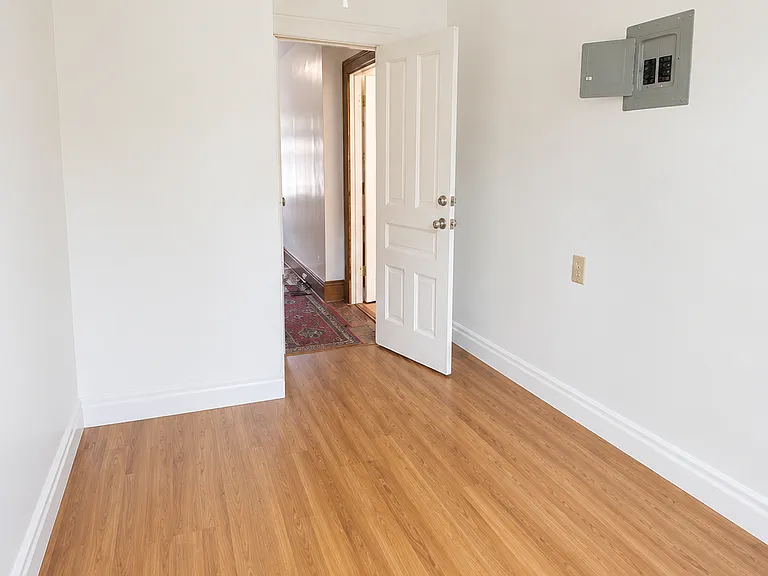 653 Park Pl #3 — Photo 8