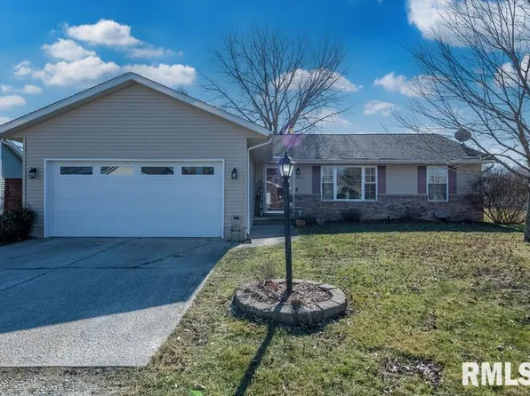 9514 W Lake Camelot Dr, Mapleton, IL 61547