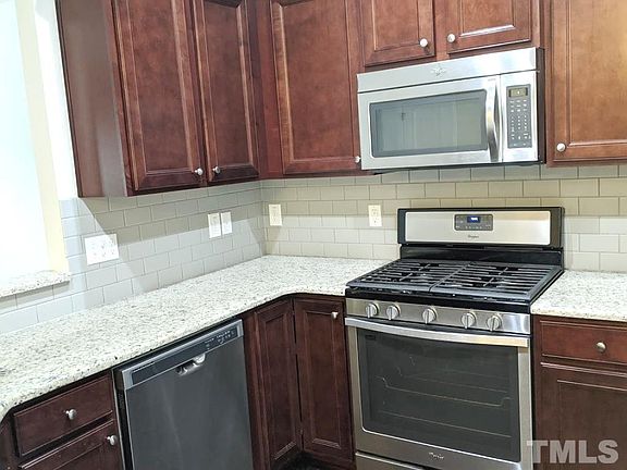 4th image of 108 Tuftin Dr