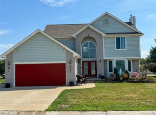 36680 Cecilia Dr, Sterling Heights, MI 48312