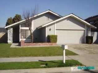 1453 E Cottonwood St, Ontario, CA 91761