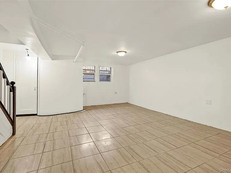 3319 143rd St — Photo 25