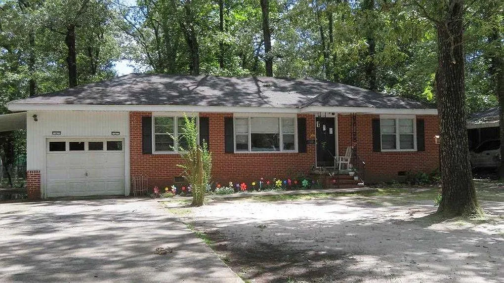3 bed, 1125 sqft, $1,400 — Photo 1