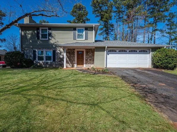 209 Heather Dr, Spartanburg, SC 29301