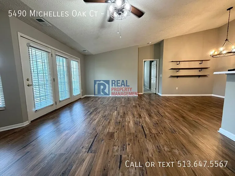 5490 Michelles Oak Ct #I — Photo 8