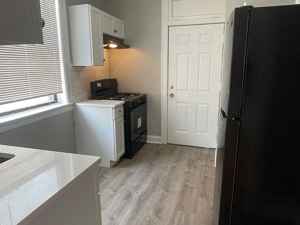 1st image of 6734 S East End Ave #3